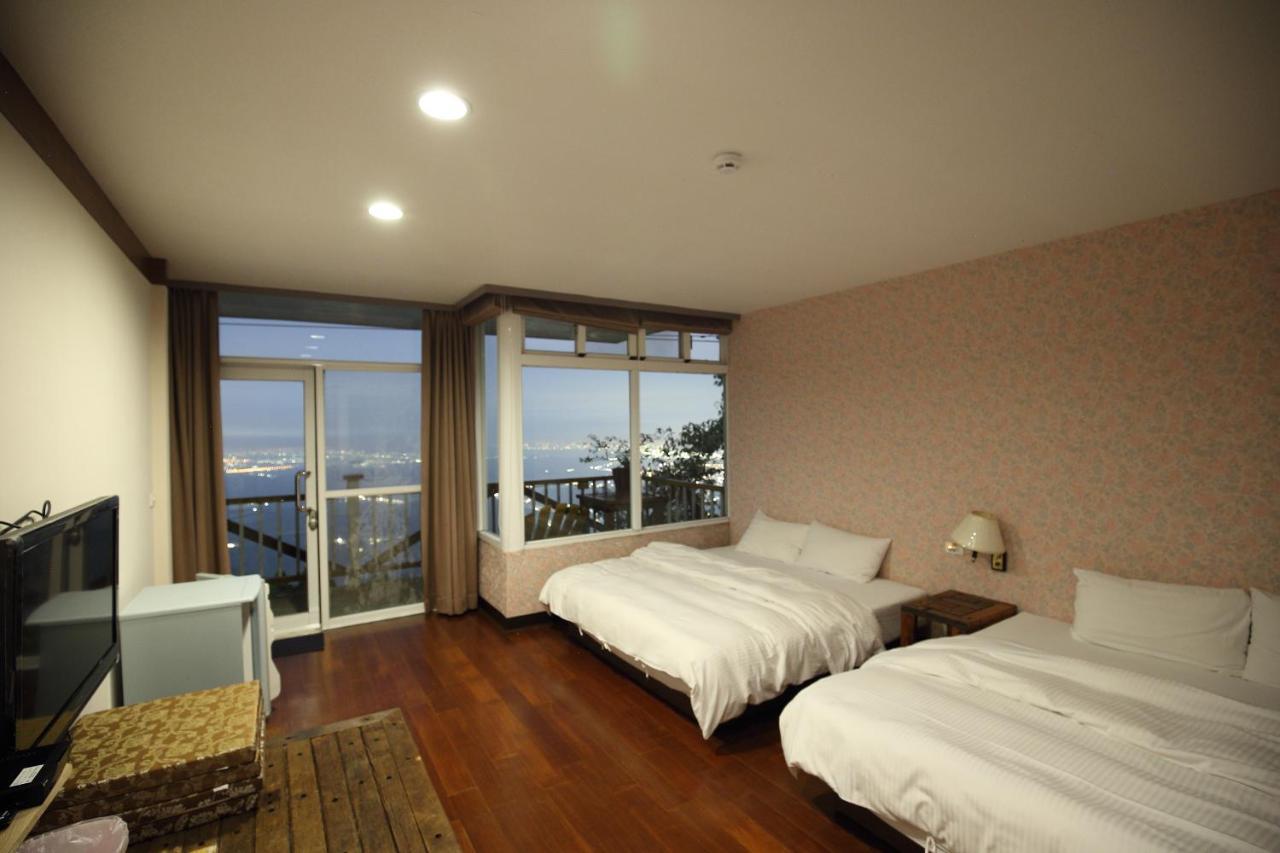 Sky Lounge B&B Чжушань Экстерьер фото